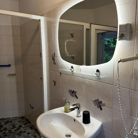 Motel Gaestehaus Zum Surgrund