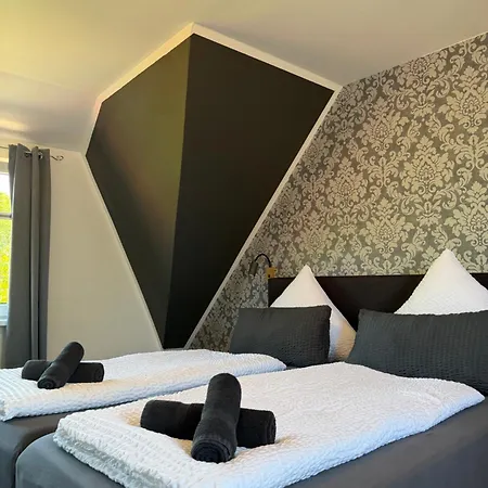 Gaestehaus Zum Surgrund Motel